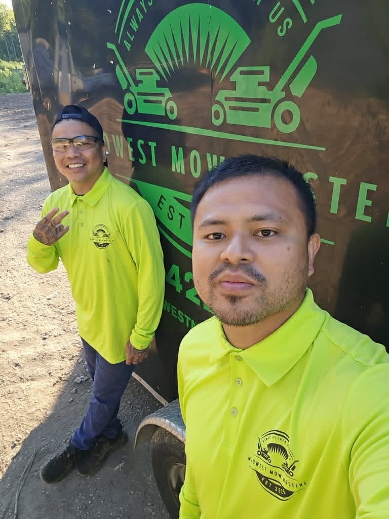 Finished lawn work by Midwest Mow Masters